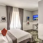 Spanish Step Dream Suites & Cozy Casa